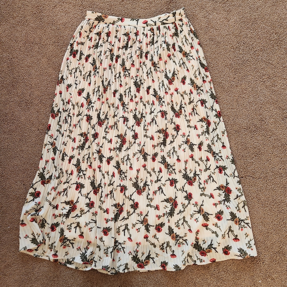 Floral Pleated Skirt - Cream and Red